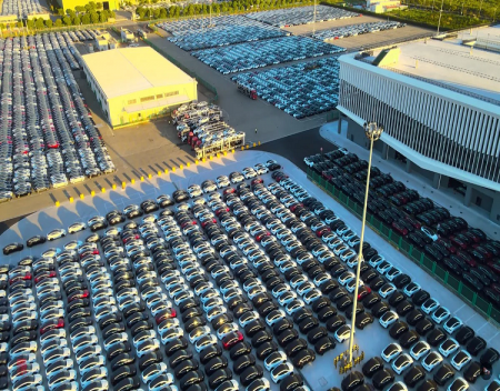 10000 Giga Shanghai-Made Tesla Cars Spotted at Chinese Port Ready to Ship to Europe