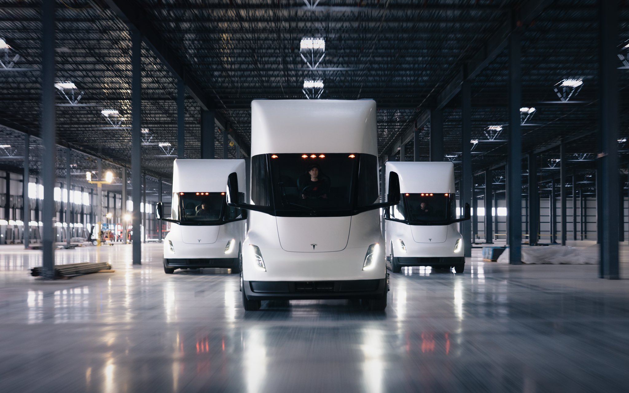 Tesla Opens 83 New Job Listings For Semi Program