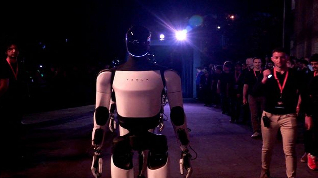 Robots Like Tesla Optimus Are a 5 Trillion Dollar Opportunity