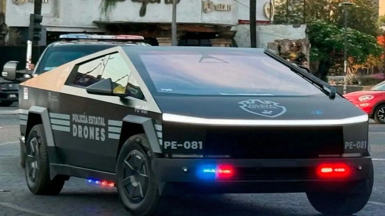 Tesla Cybertrucks Join Jalisco Police Fleet
