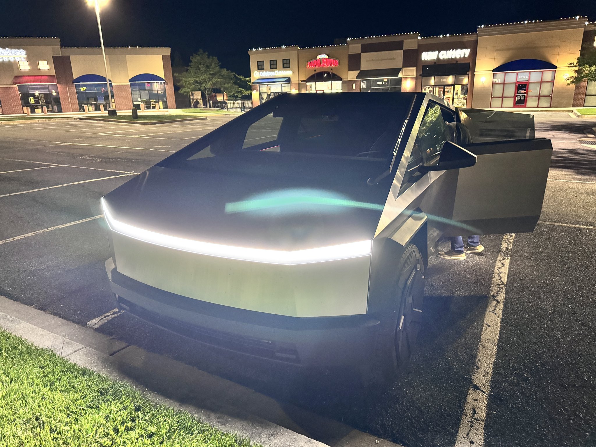 I took a Tesla Cybertruck weekend Demo Drive