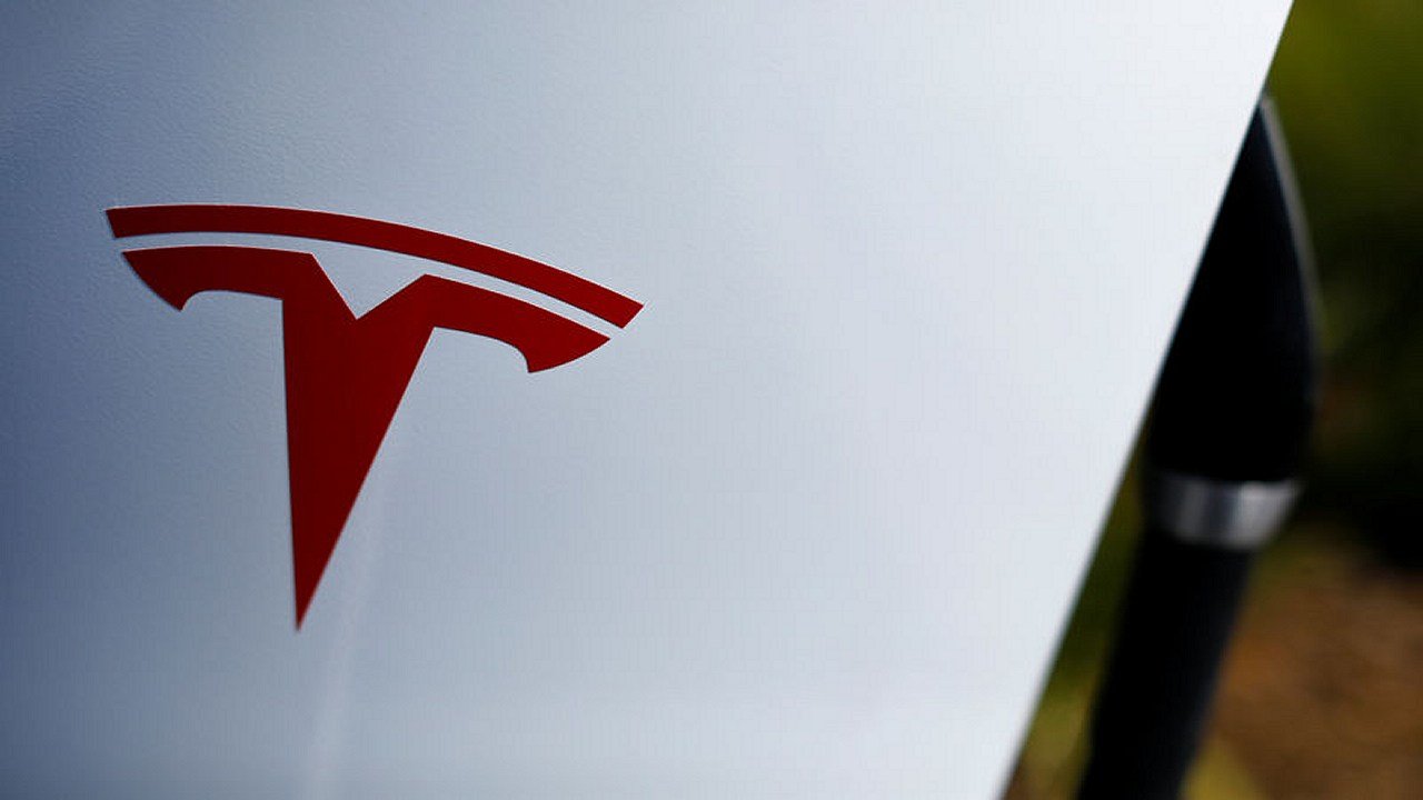 Cantor Fitzgerald Maintains Tesla Stock Overweight Rating