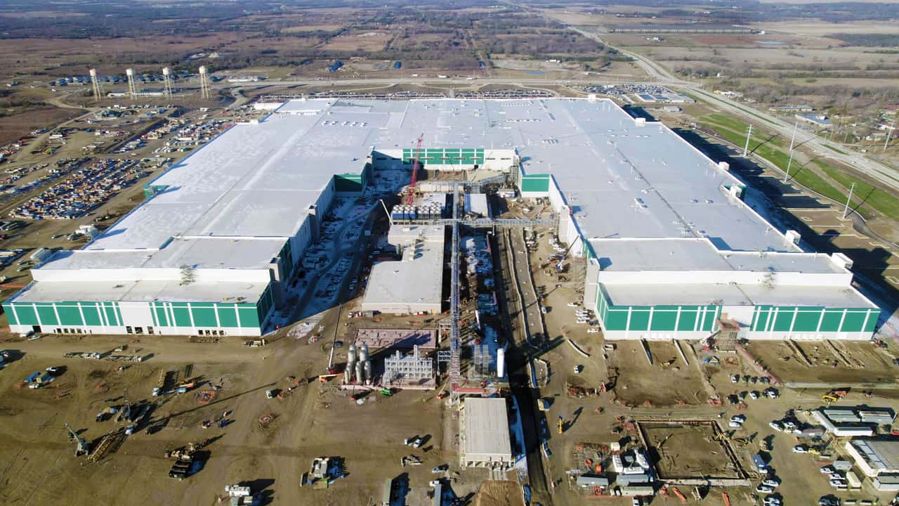 Panasonic Opens Worlds Largest EV Battery Plant