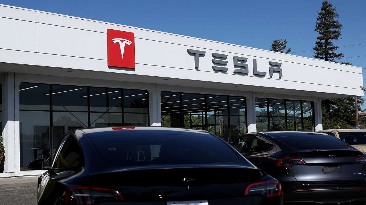 Tesla Analyst Maintains 400 Dollar Price Target