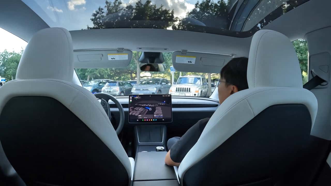 A Tesla Robotaxi Kept Driving In Circles Stumped By A Parking Lot
