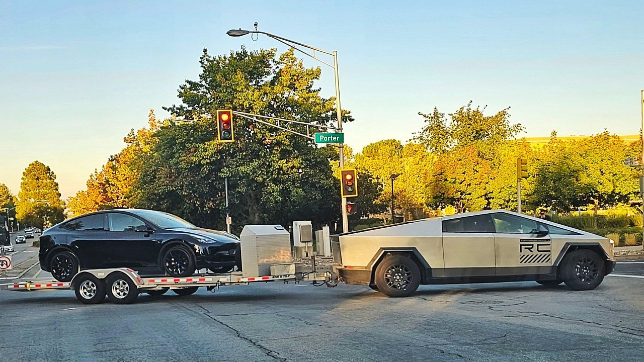 Tesla Gives Cybertruck Clever New Towing Feature