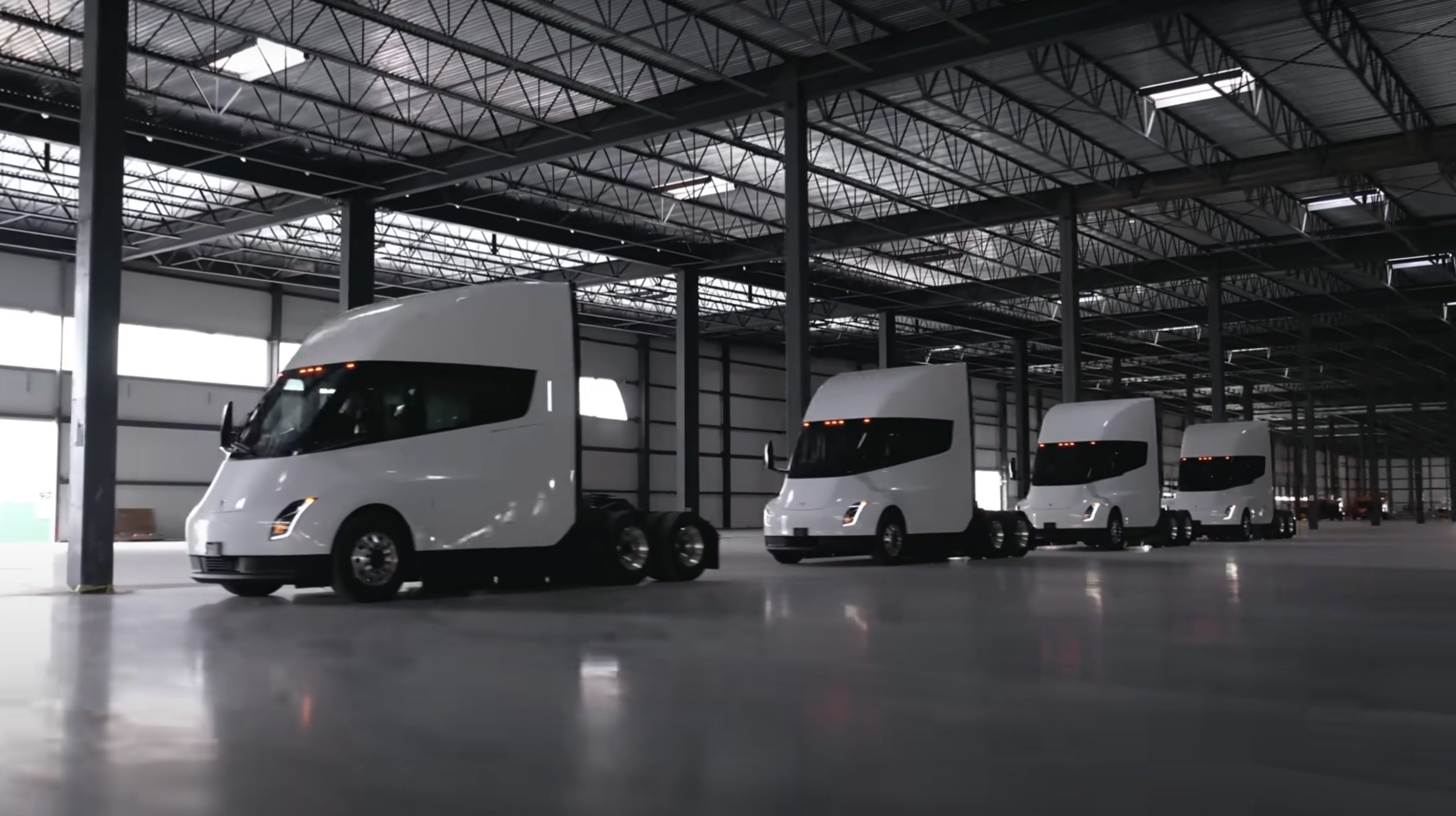Elon Musk Reaffirms Tesla Semi Mass Production in 2026