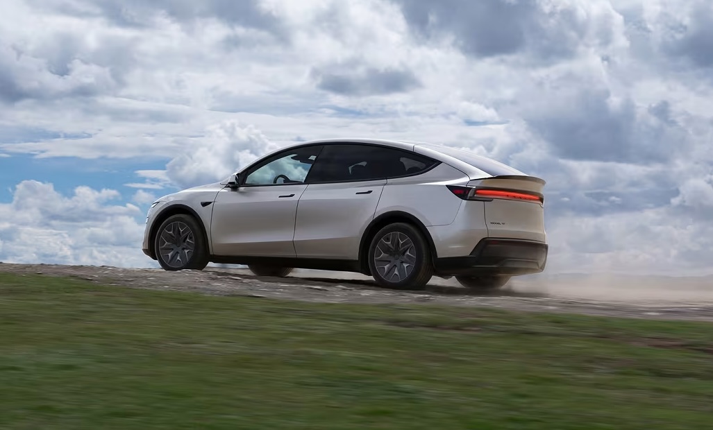 Tesla Model Y L Officially Launched