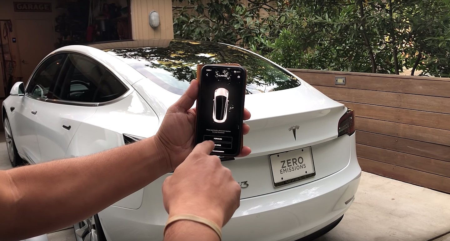 Tesla Adjusts Actually Smart Summon