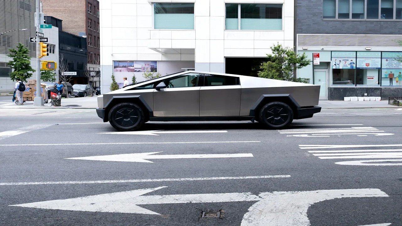 Tesla Q3 Deliveries Expected to Exceed 440,000