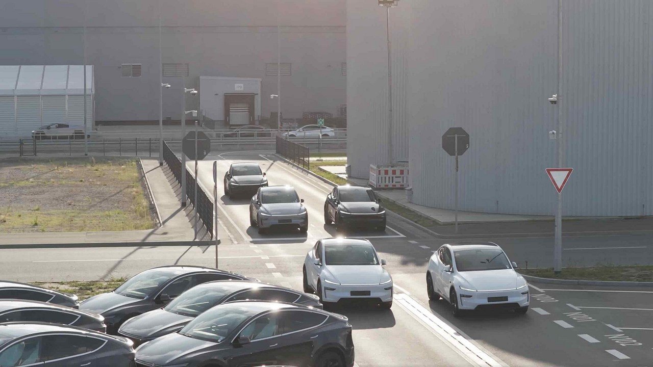 Tesla Targets Gas Car Owners With Crazy New Promotion