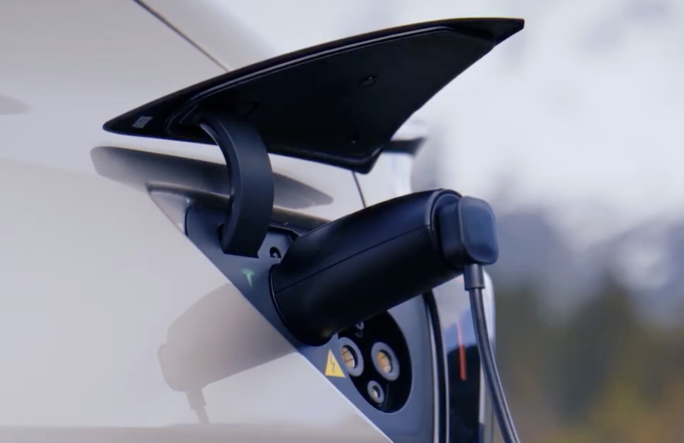 Tesla China Rolls Out Model Y L V2L Adapter and it is Free