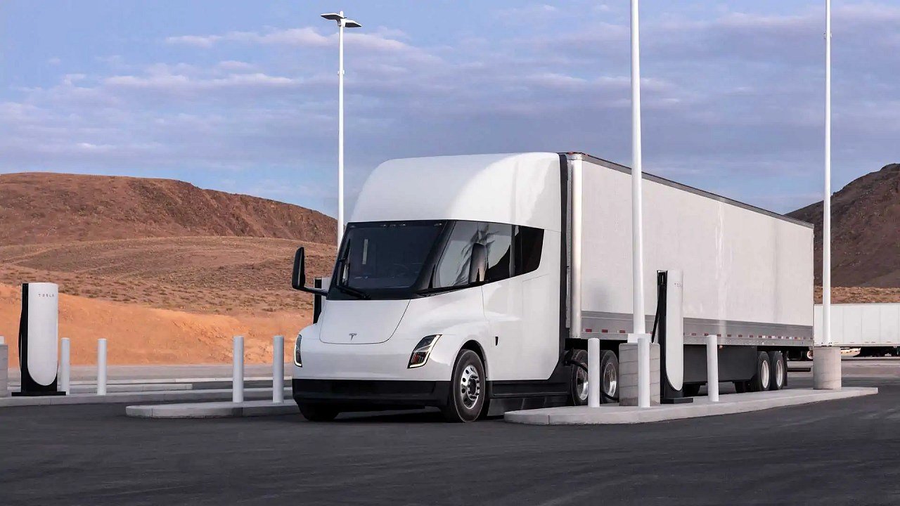 Tesla Revamped Semi Spotted Insane Charging Video Release