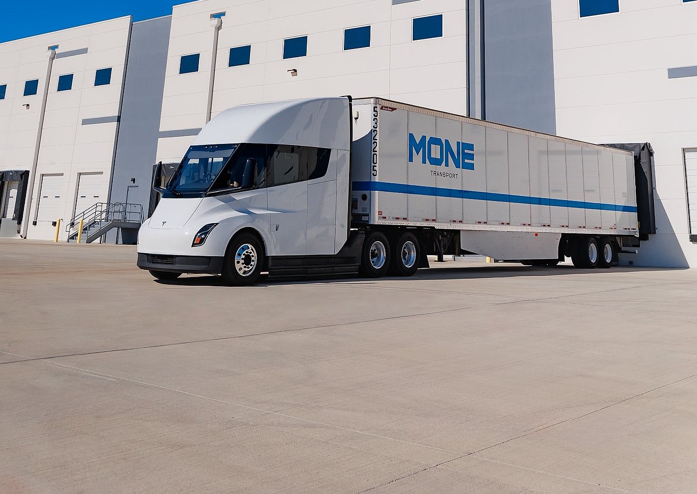 Tesla Semi Expands Pilot Program to Texas Logistics Firm