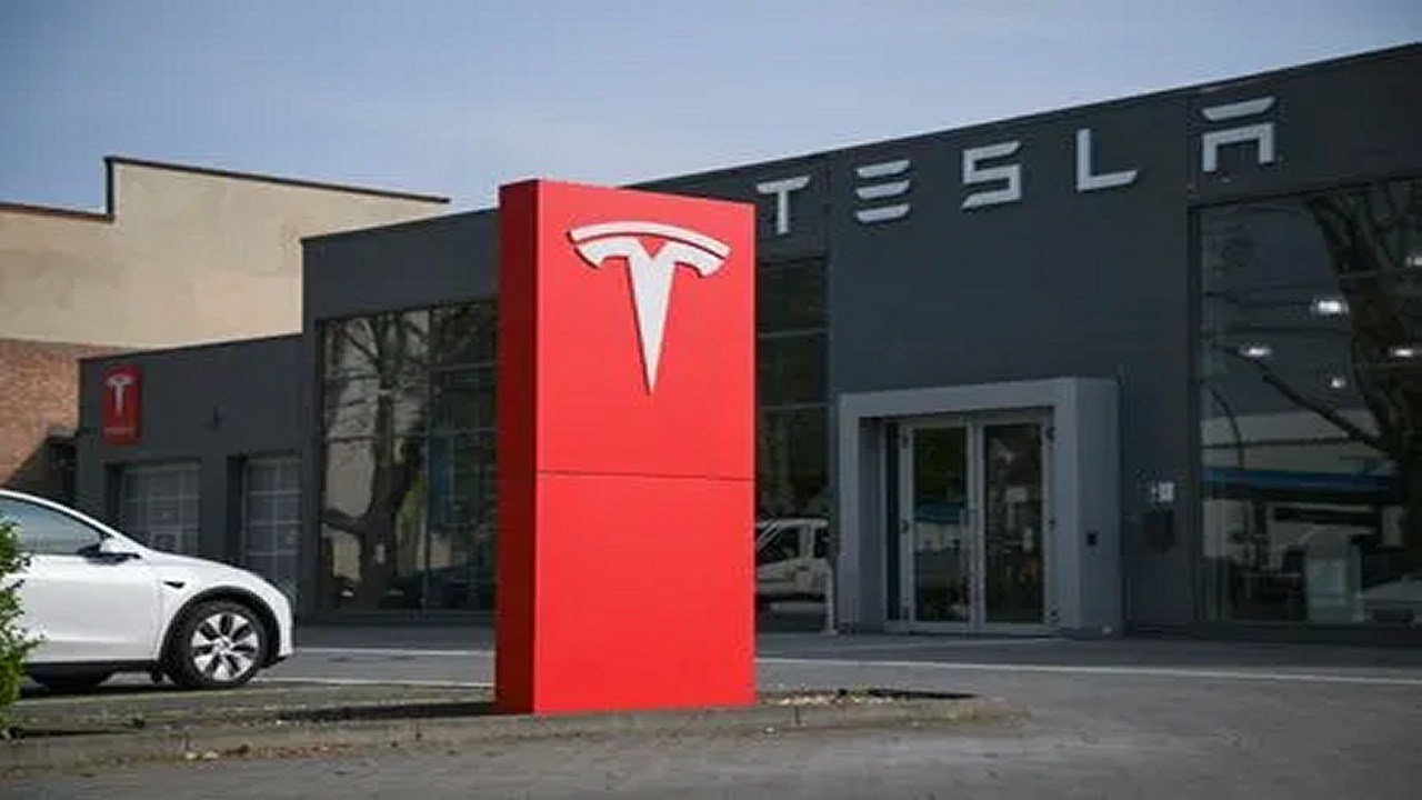 Tesla Named By USA Government in Battery Deal for American-Made Cells