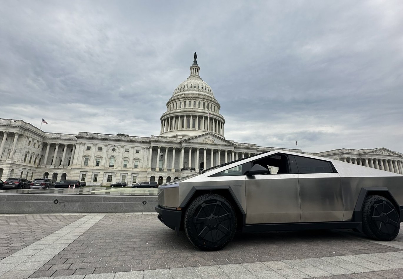 Tesla Just Unlocked Sales to 50K  Government Agencies