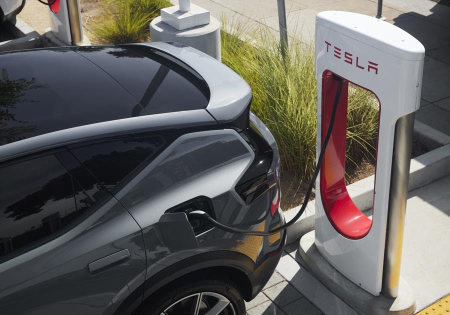 Tesla Biggest Threat Just Got Banned in the USA