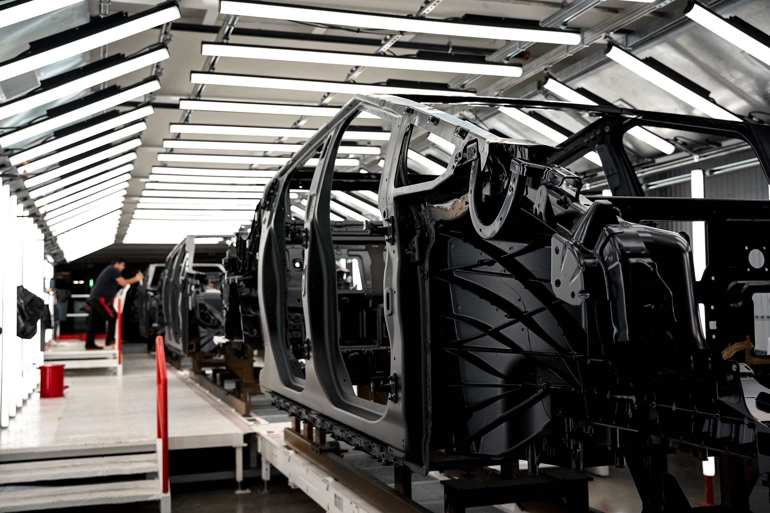 Tesla is using vehicle microphones to improve build quality: here’s how