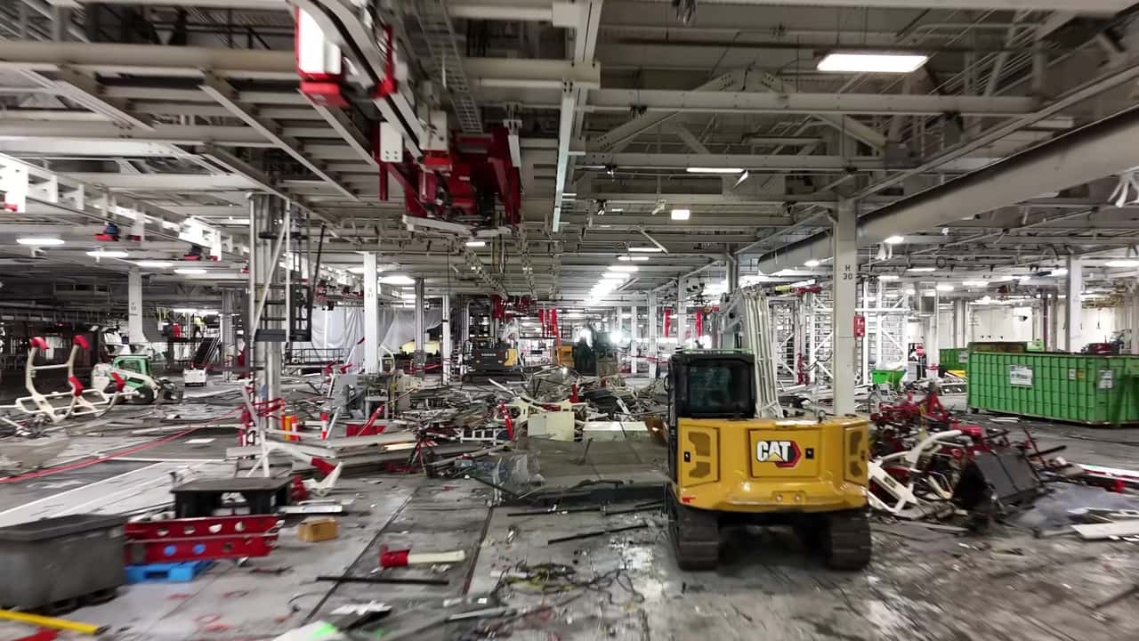 See How Tesla Tore Down The Model S Factory to Build Robots