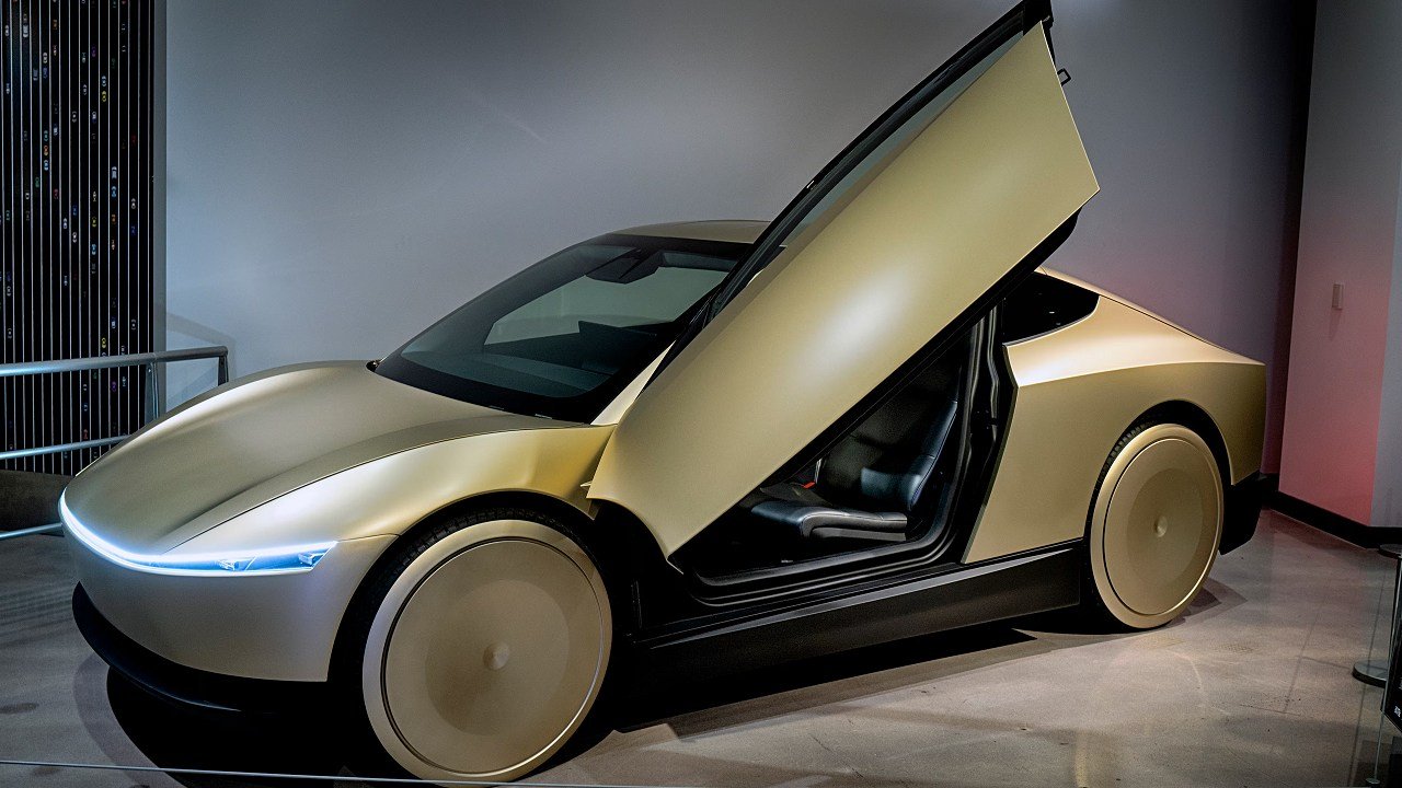 Elon Explains Tesla Robotaxi Slow Rollout