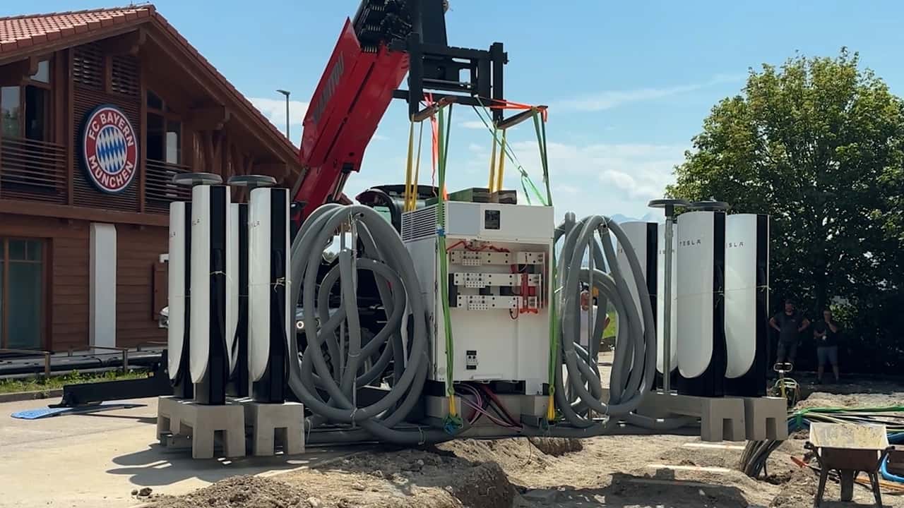 New Accordion Tesla Superchargers Promise Instant Commissioning