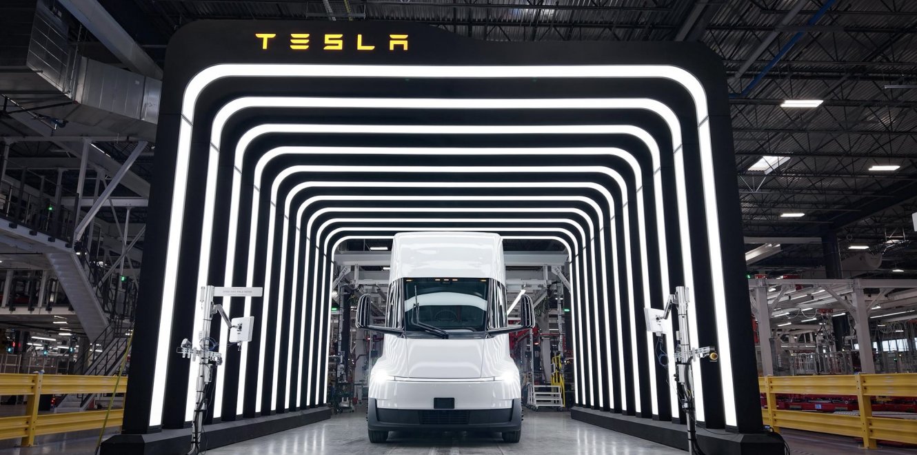 Tesla has a ‘no human contact’ approach for Semi production