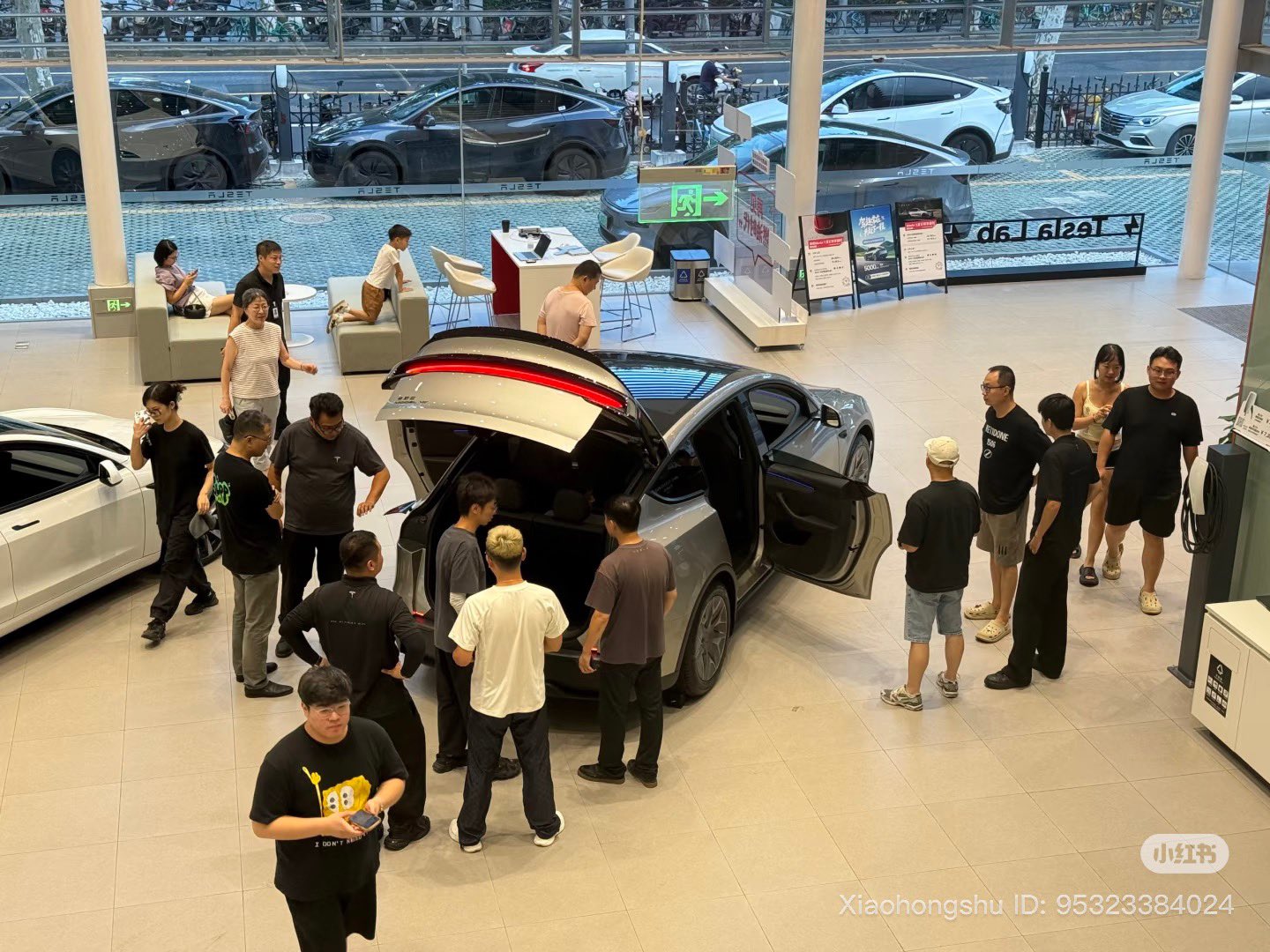 Tesla showrooms picked clean ahead of Q3 end as demand looks strong