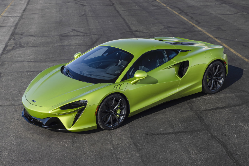 2023 McLaren Artura recalled due to loose nuts