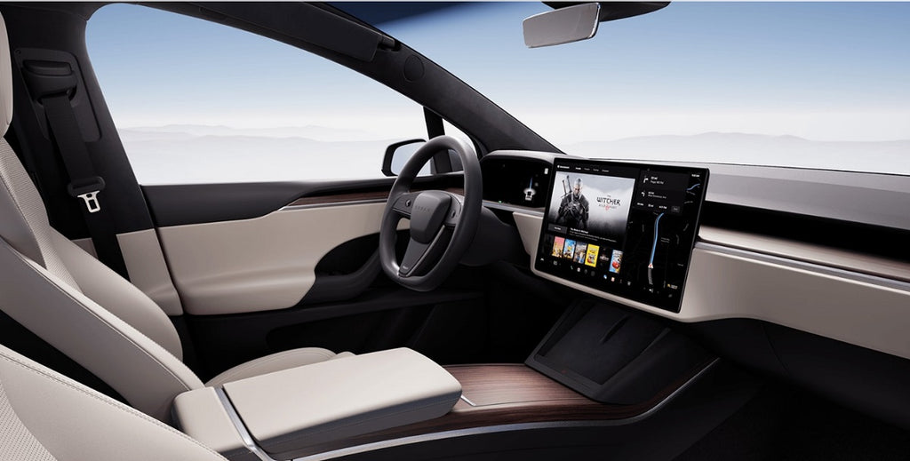 Tesla Equips Model S and X with Round Steering Wheel by Default