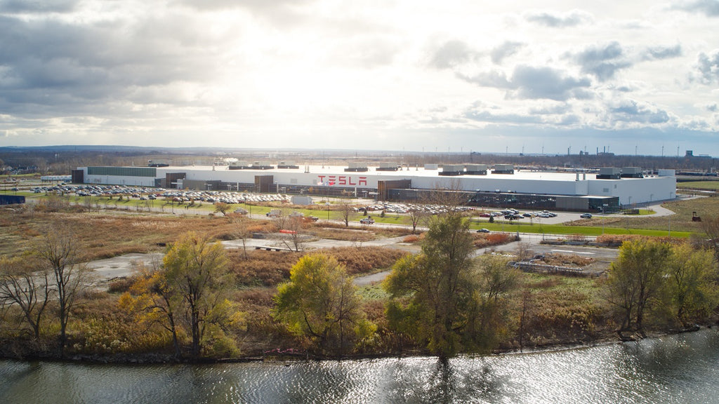 Tesla Adds a Facility Near Canadian Border