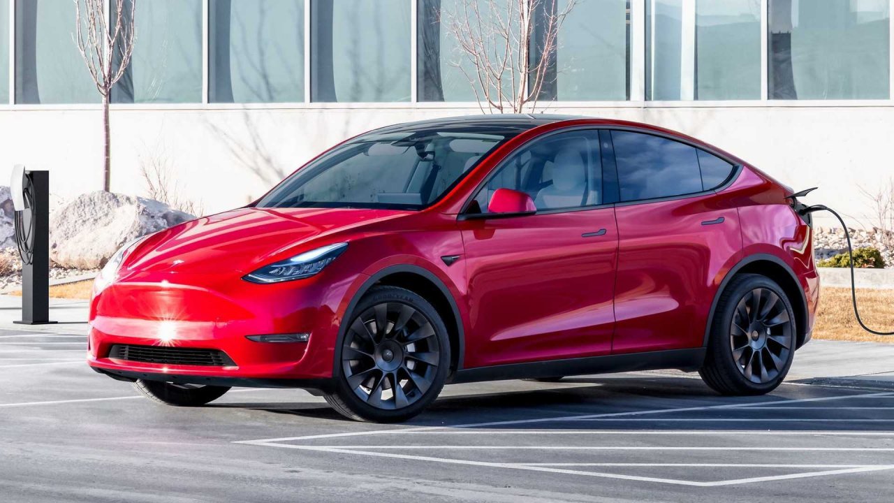 Tesla Starts First Model Y Deliveries in Turkiye