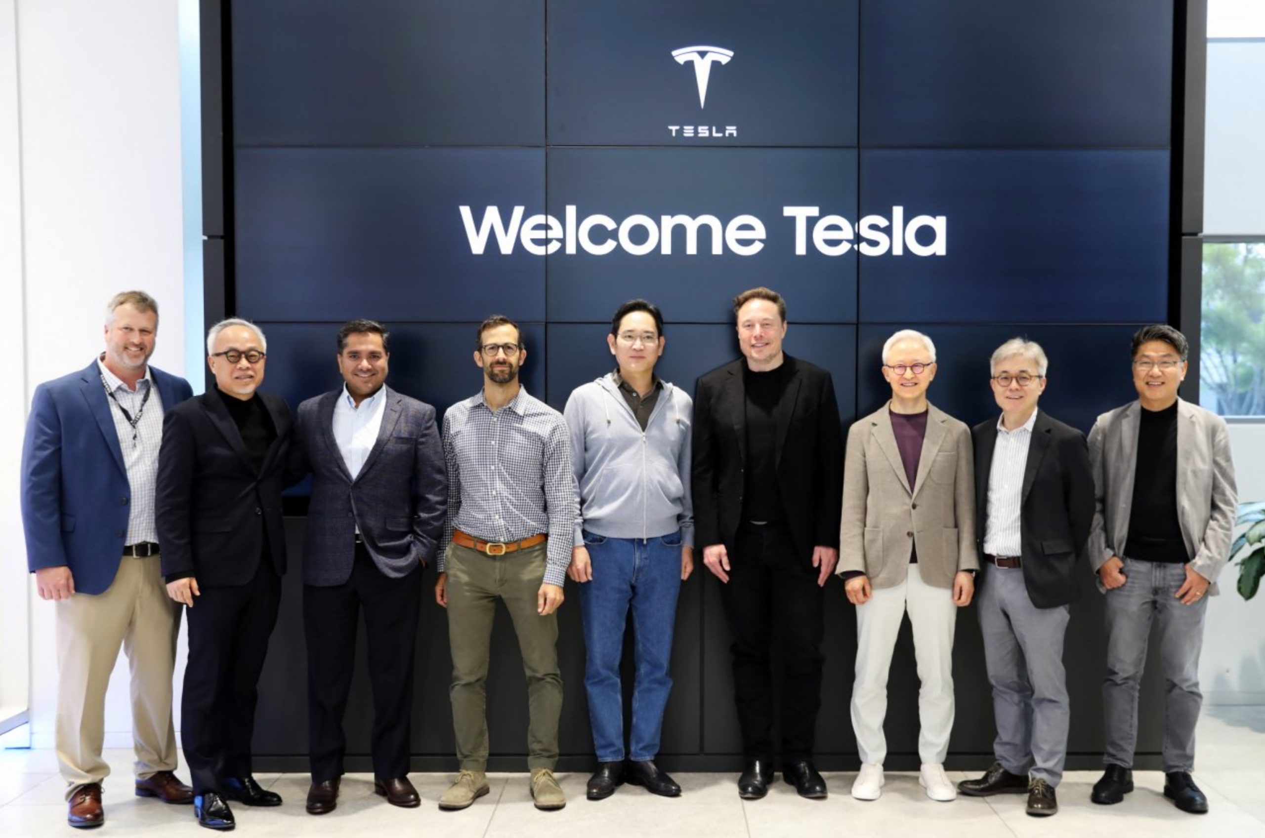 Tesla and Samsung Electronics execs meet to discuss potential cooperation