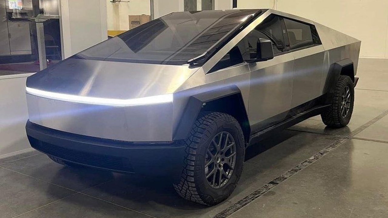 Tesla Cybertruck Huge Single-Piece Castings Spotted at Giga Texas