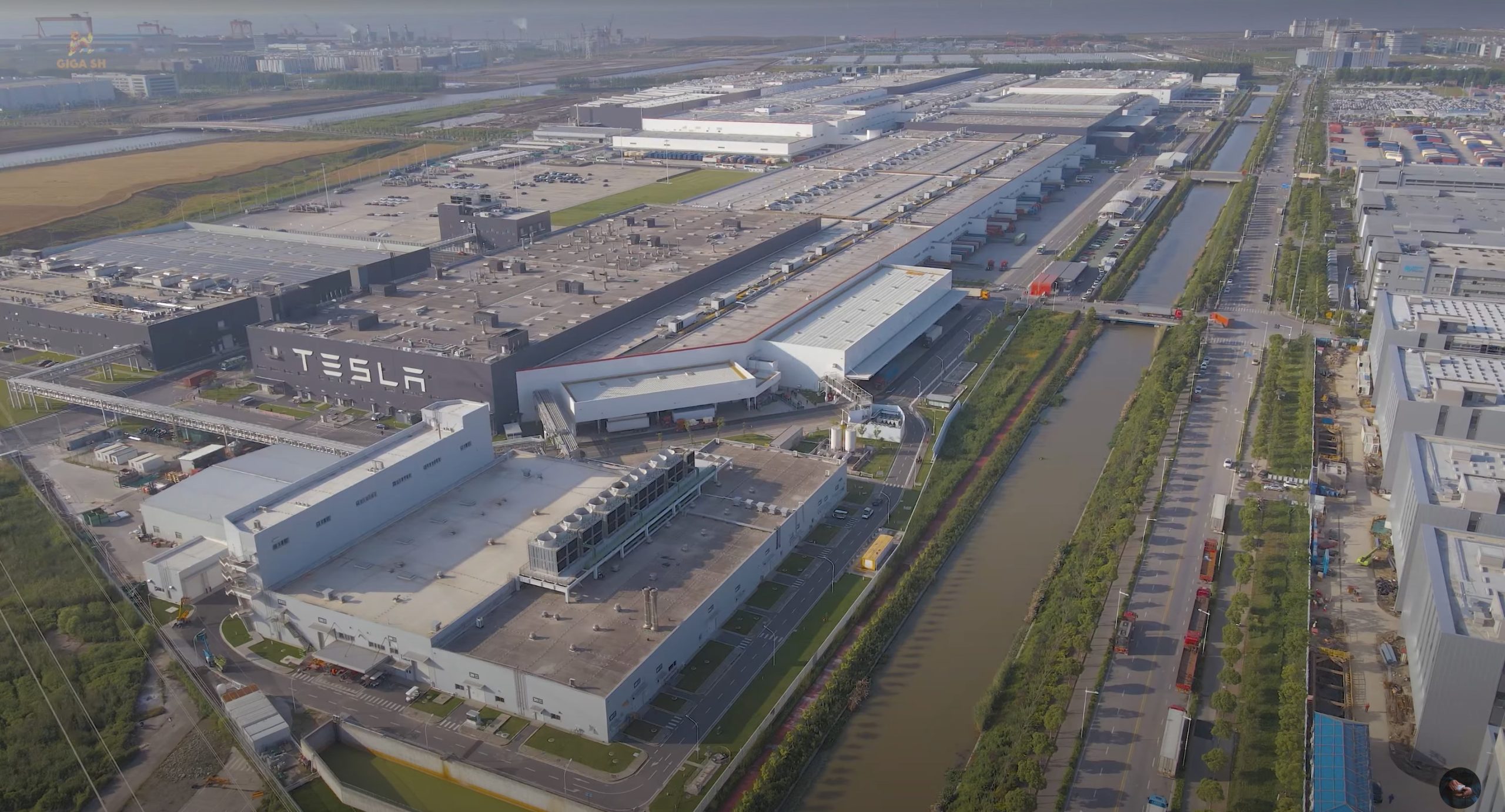 Tesla China Giga Shanghai production halt hints Model 3 update is imminent