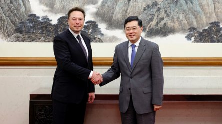 Elon Musk Meets Chinese FM Reaffirms Teslas Commitment To China