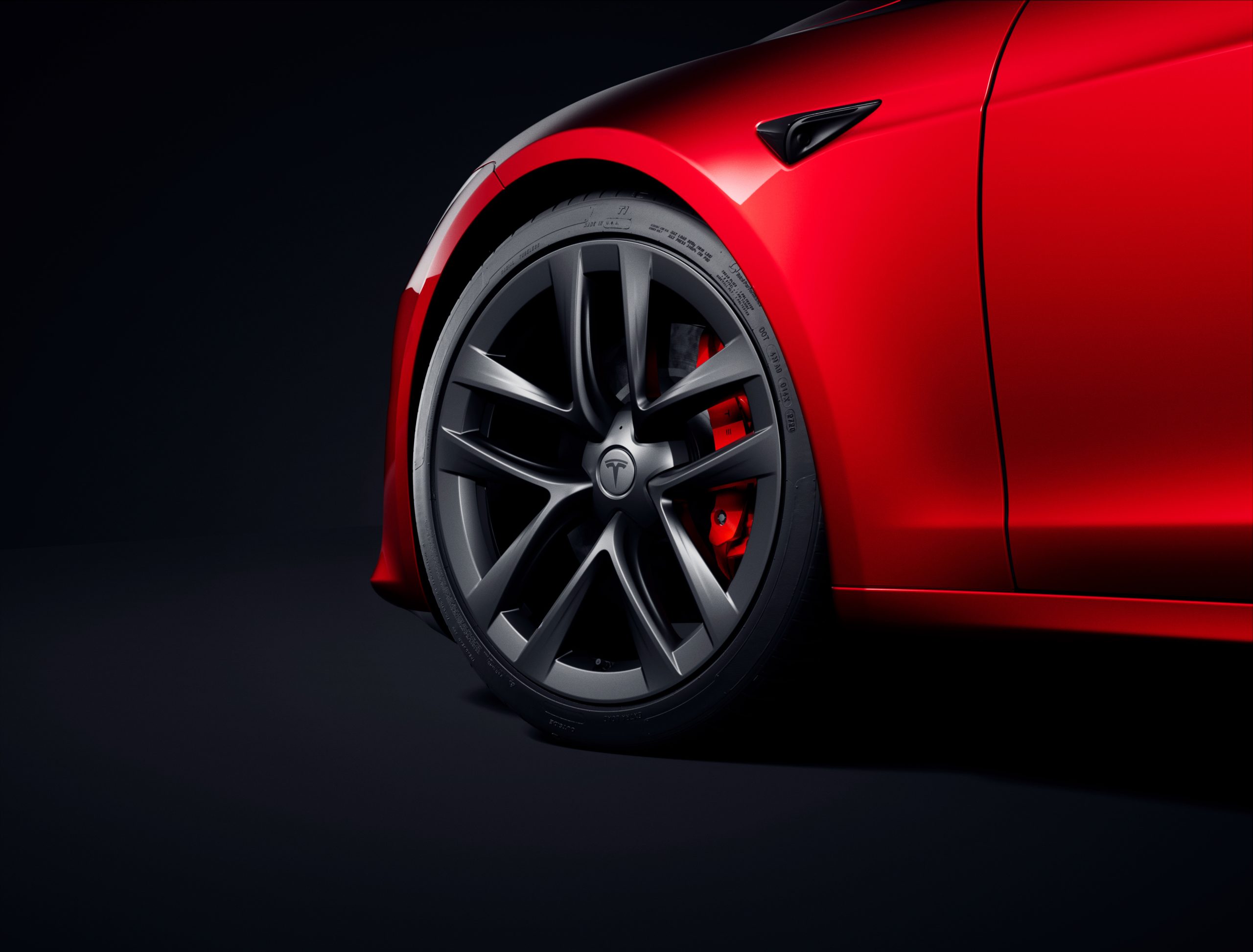 Tesla tire safety comes into focus in new update