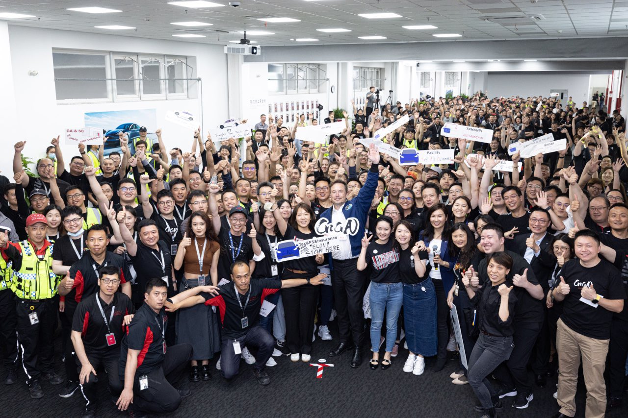 Tesla Giga Shanghai Employees Get High Praises From Musk