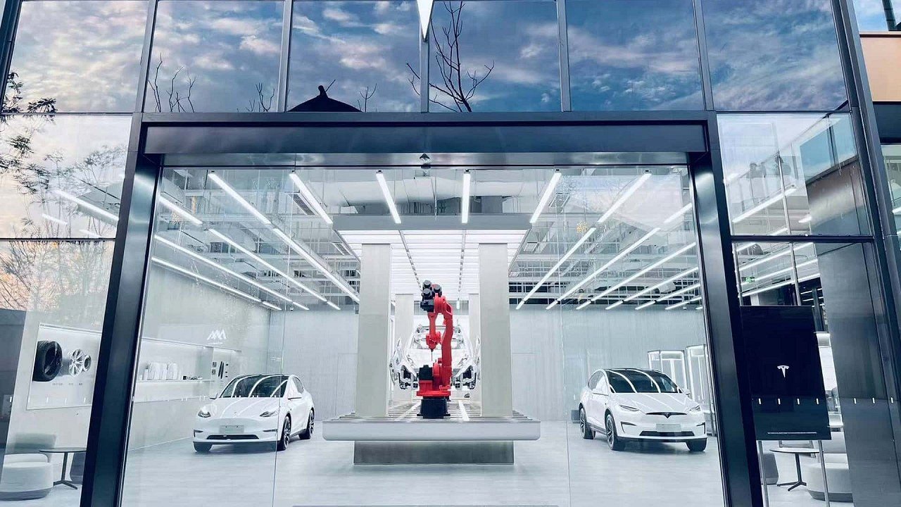 Tesla Unveils New Giga Laboratory Showroom In China