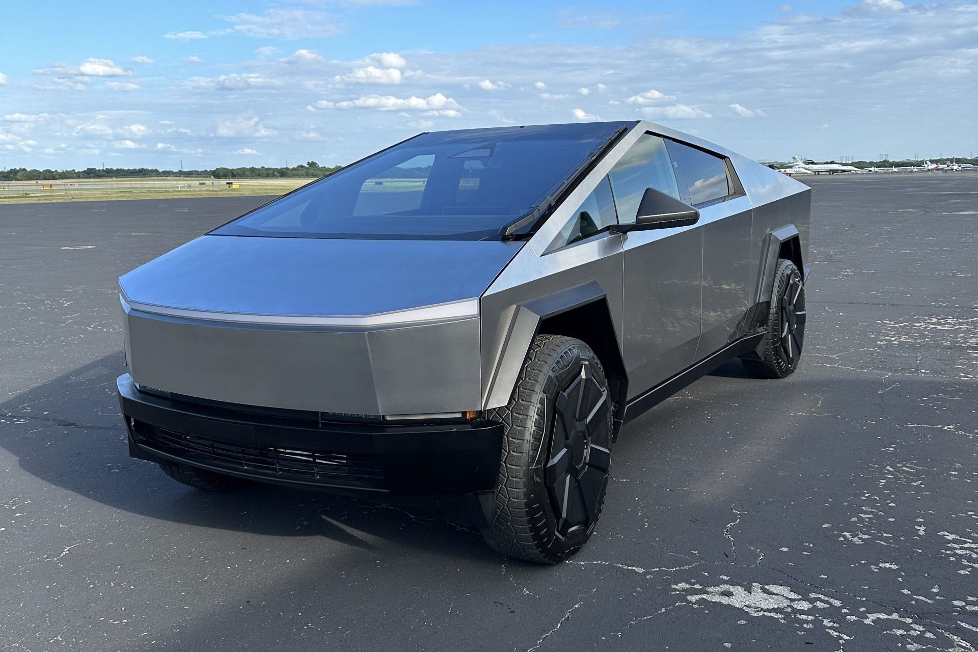 Elon Musk takes the Cybertruck for a spin around Austin Texas