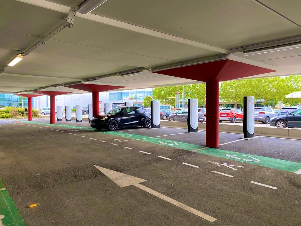 Tesla Confirms 350kW for V4 Superchargers