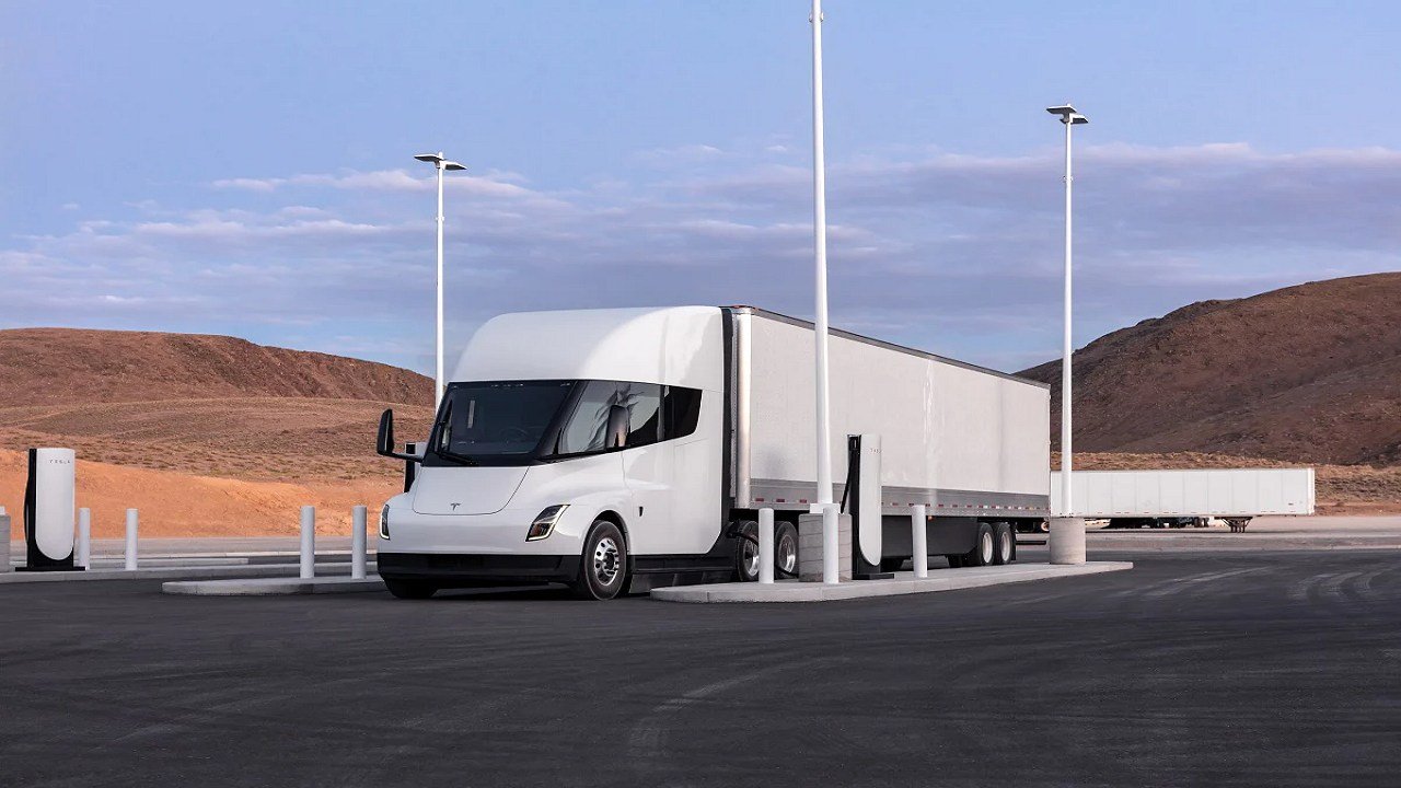 Tesla Strives to Build Electric Truck Charging Route from Texas to California