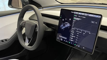 Here’s How You Select Gears In The Tesla Model 3 Highland If The Screen Is Dead