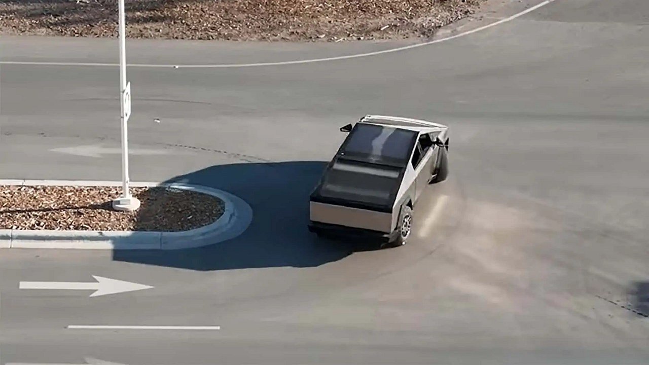 Tesla Cybertruck makes U-turn with rear-wheel-steering