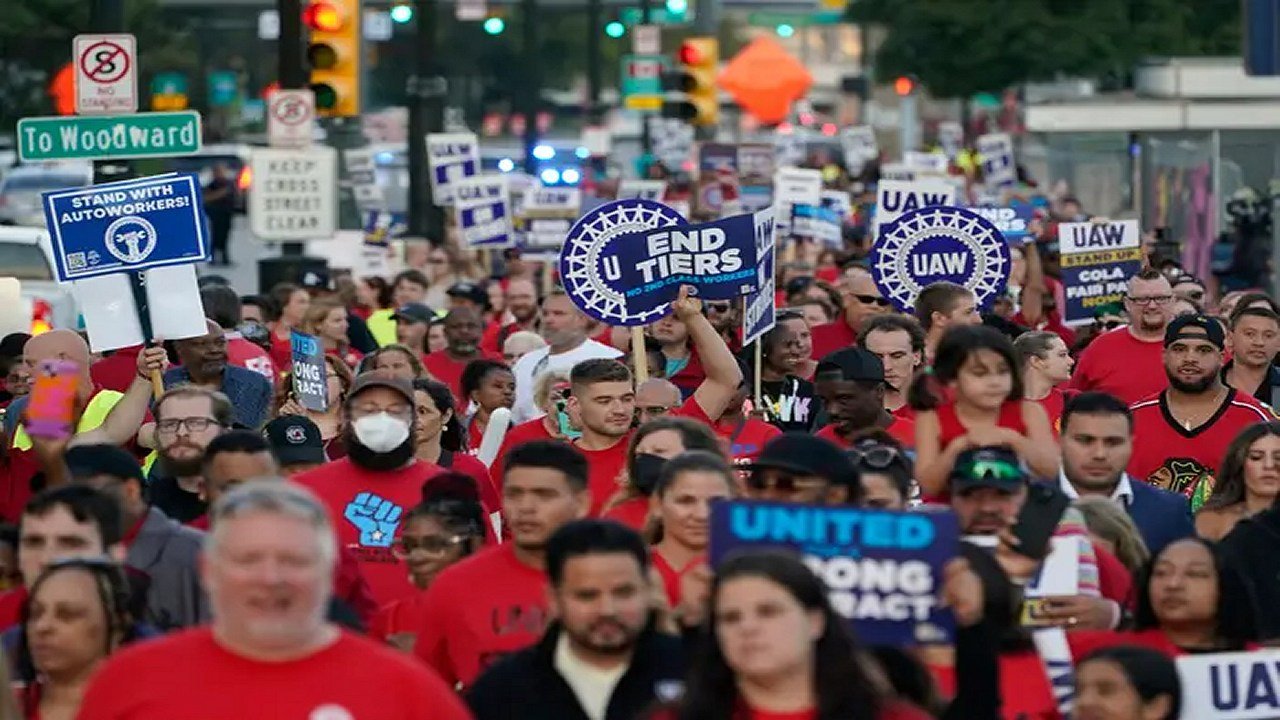 UAW could try to unionize Tesla and other automakers next