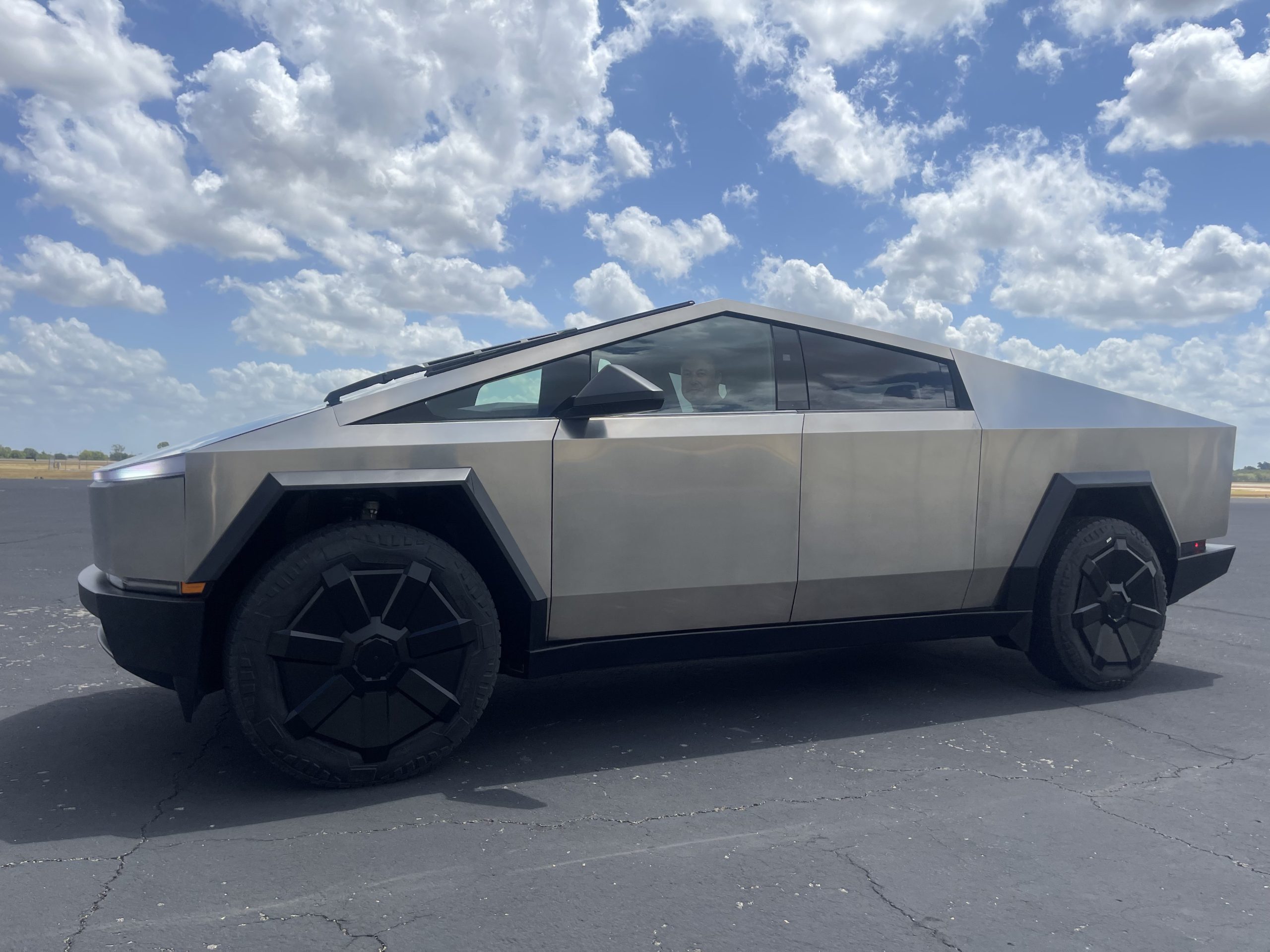 Tesla Cybertruck payload and towing capacity confirmed in showroom ad