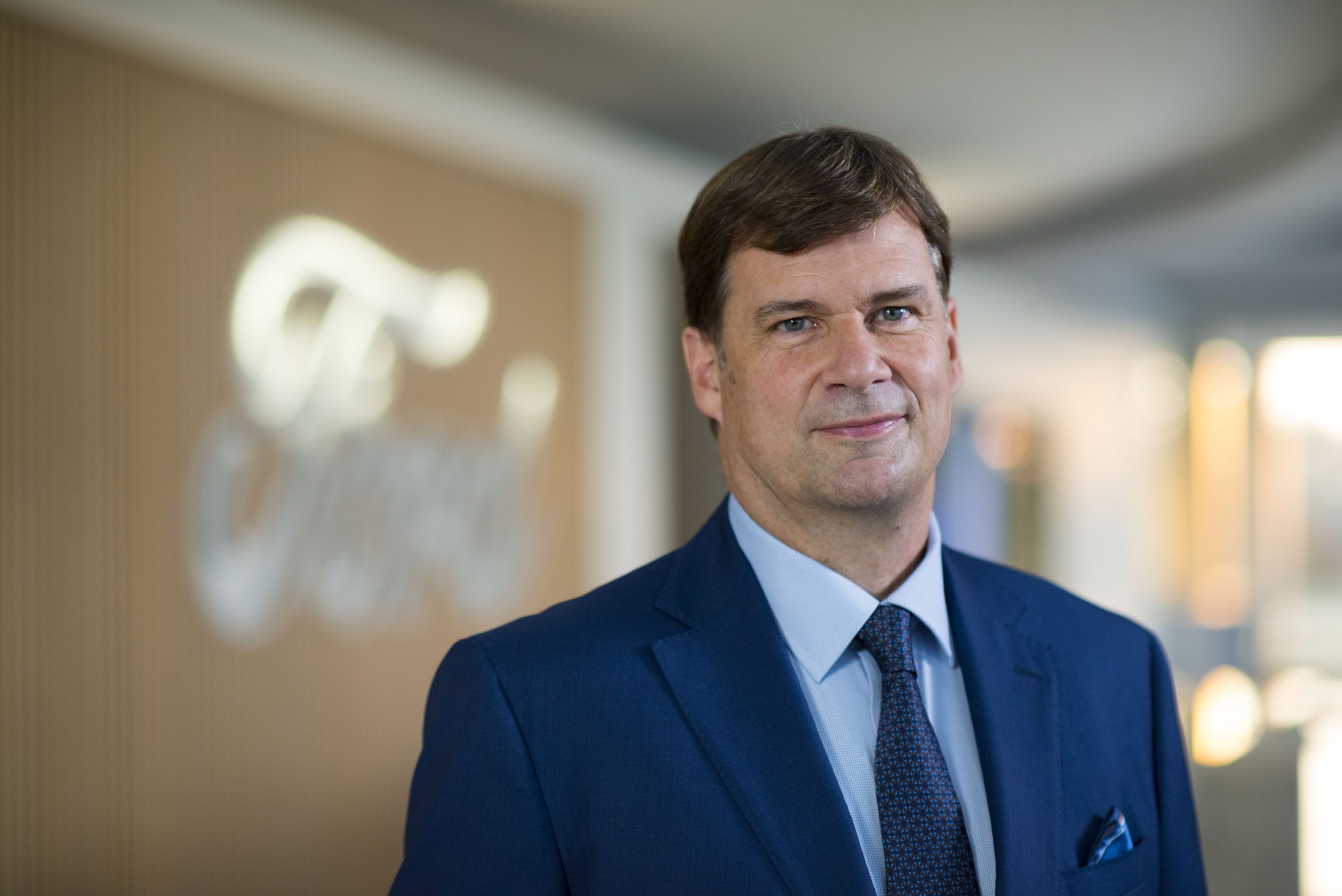 Ford CEO Jim Farley Gives Nod of Respect to Cybertruck Launch