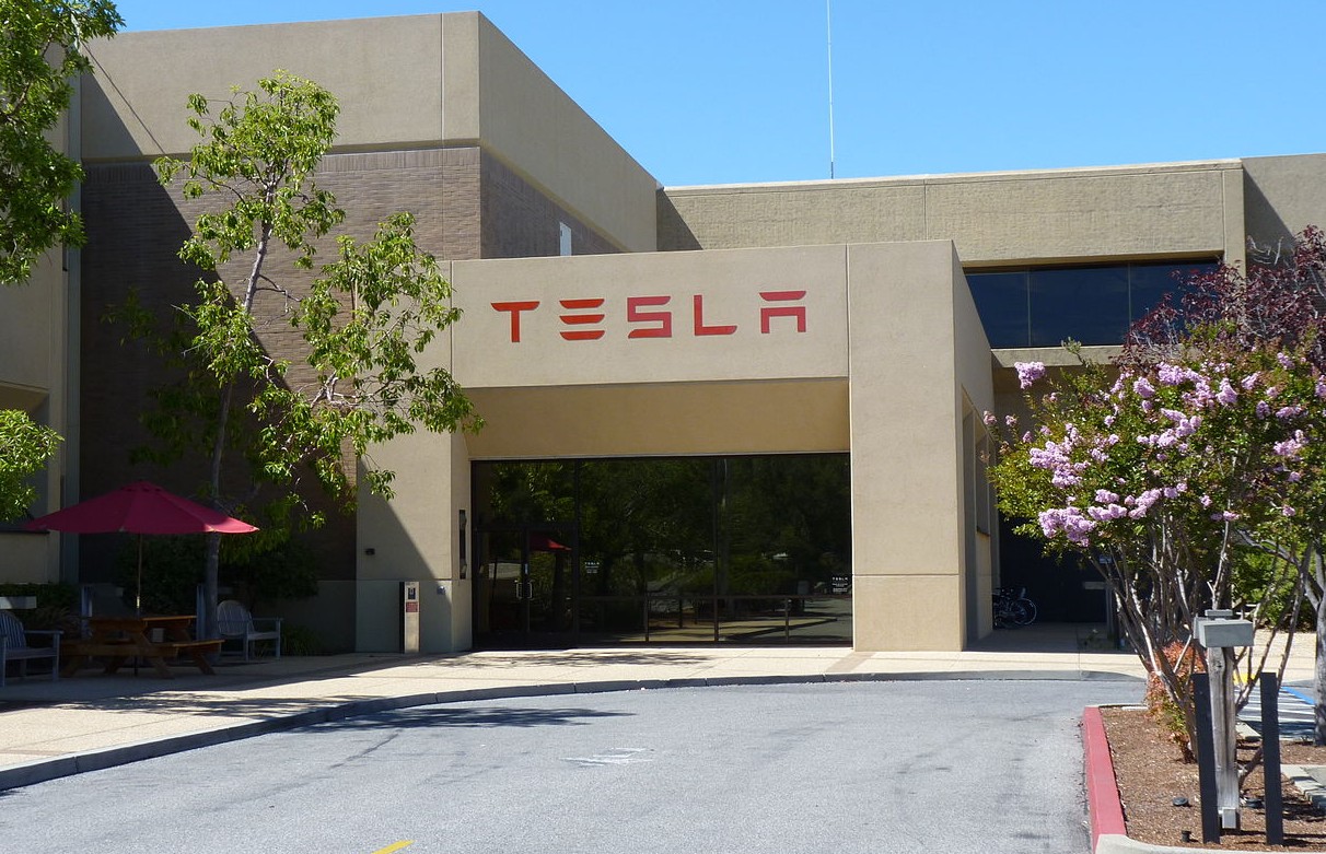 Tesla Highlights Next-Gen Autonomy With FSD Beta