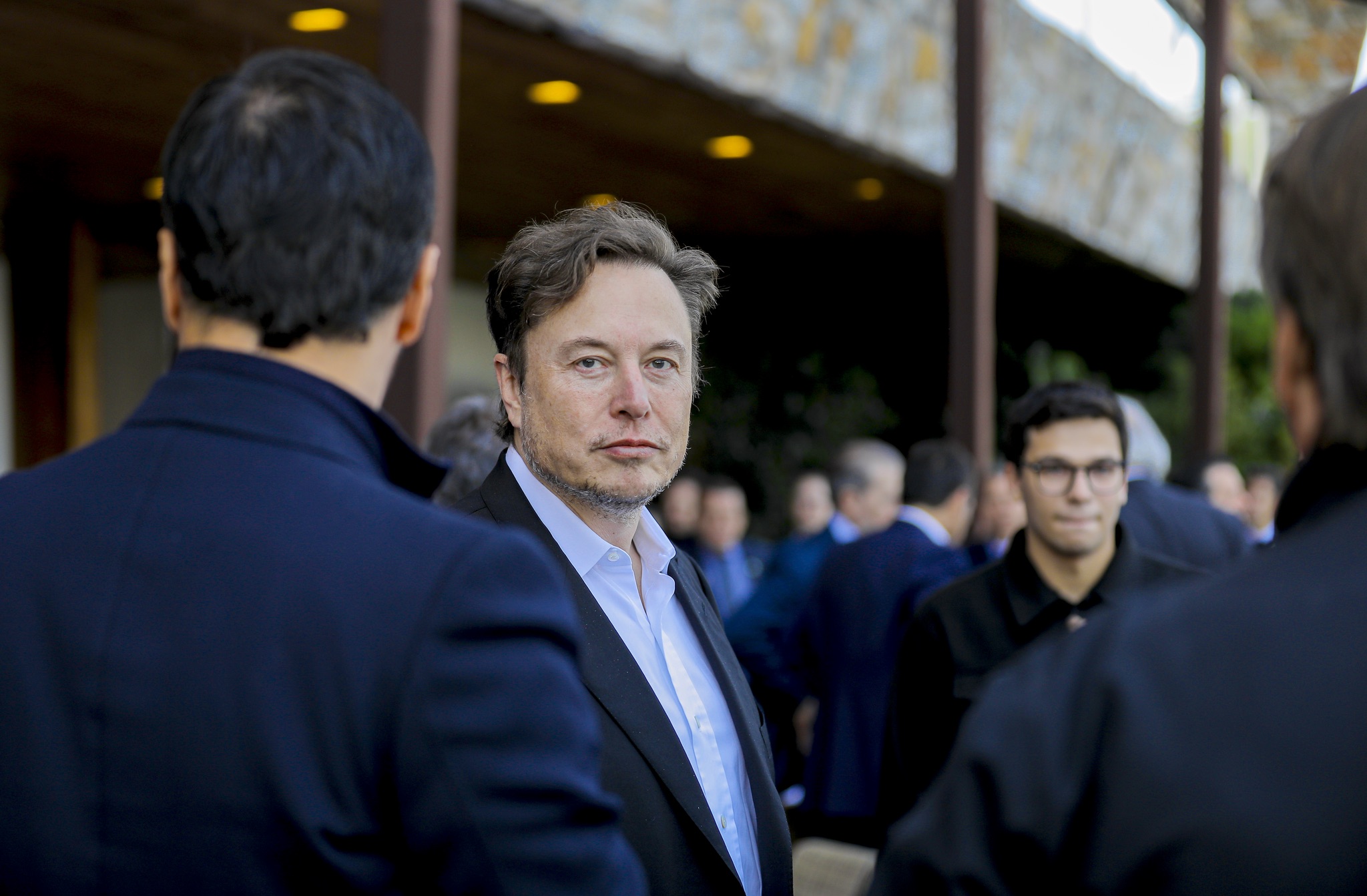 Elon Musk Says He’d Rather Build AI