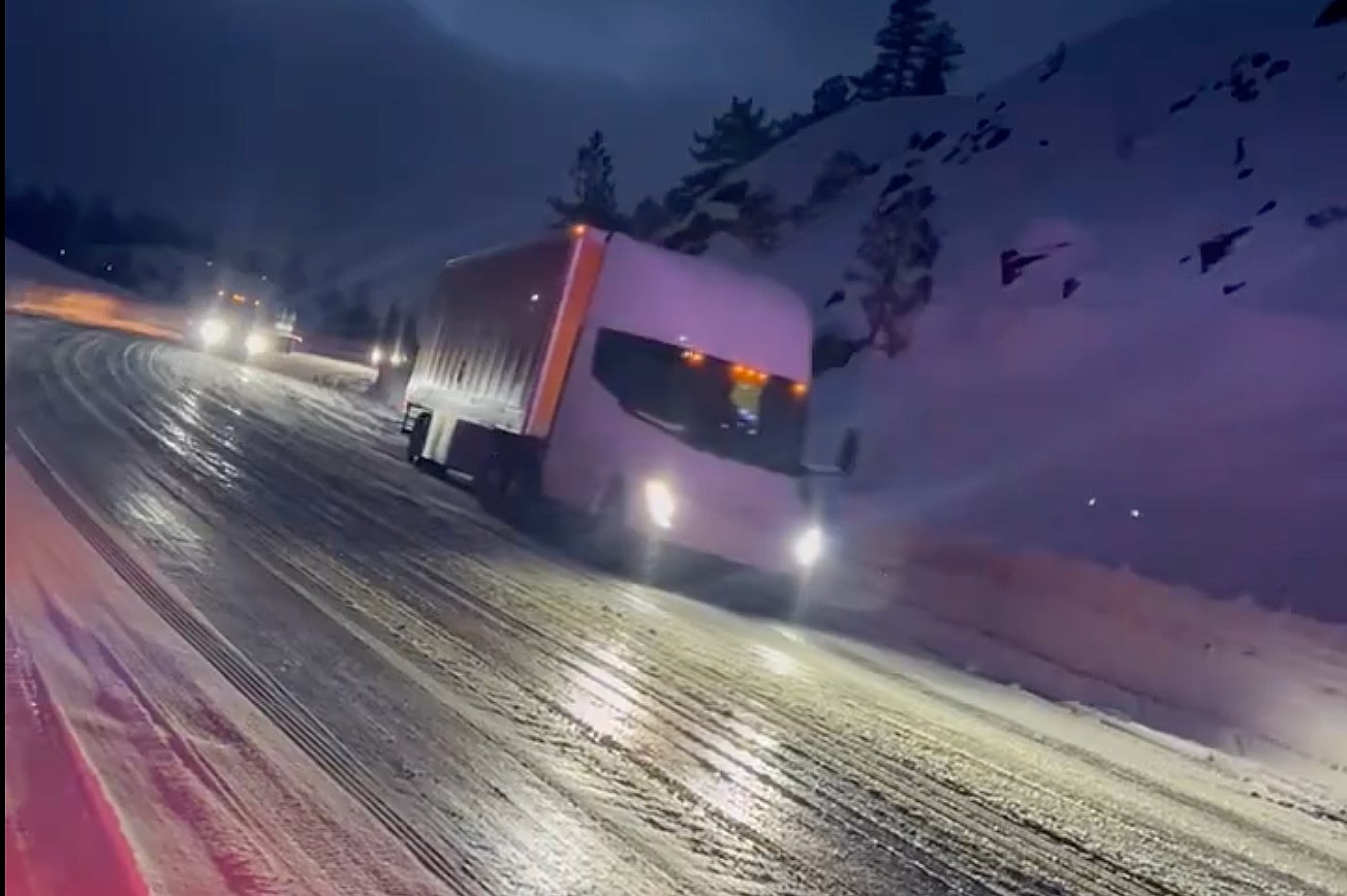 Tesla Semi Navigates Down An Icy Hill