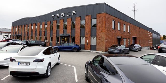 Tesla Sweden Stays Firm Amid Strike